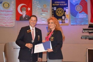 GÜNDOĞDU ROTARY KULÜBÜ  ULUSLARARASI BAŞKAN SAKUJİ TANAKA TARAFINDAN  2012 – 2013 DÖNEM “BAŞKANLIK TAKDİRNAMESİ” İLE ÖDÜLLENDİRİLDİ.